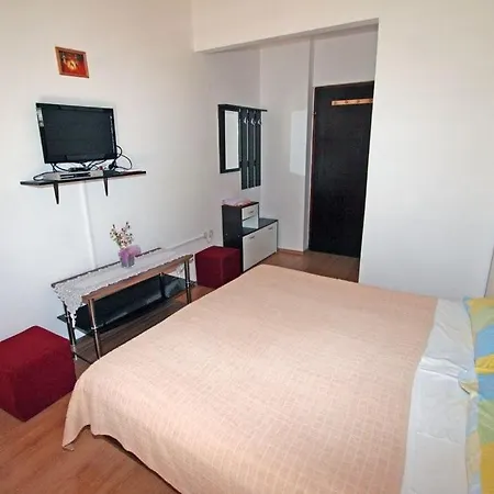 Penzion With Terrace, Air Conditioning