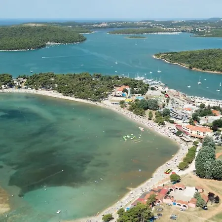 Gasthof With Terrace, Air Conditioning Medulin