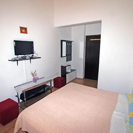 With Terrace, Air Conditioning 3* Medulin